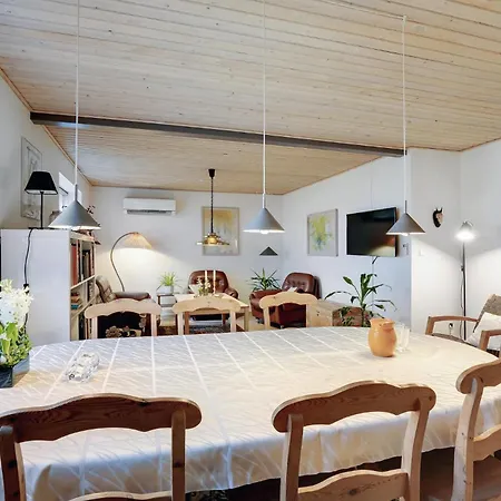 3 Bedroom Awesome In Ringkobing Feriehus