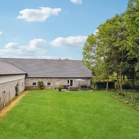 Дом отдыха 3 Bedroom Gorgeous In Lem St *