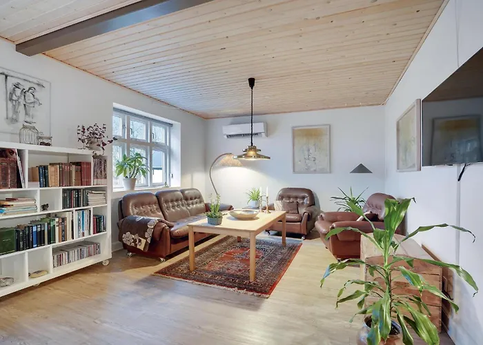 3 Bedroom Gorgeous In Lem St